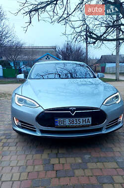 Tesla Model S  2015