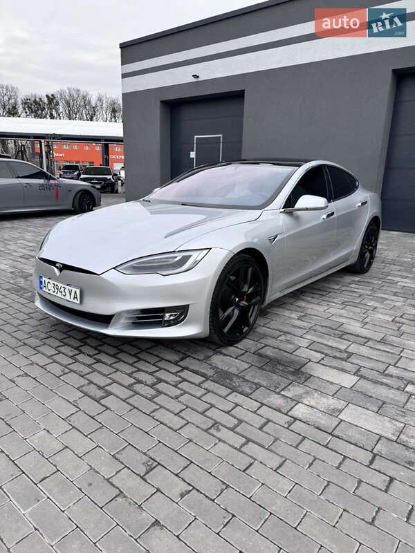 Ліфтбек Tesla Model S 2018 в Луцьку фото Ліфтбек Tesla Model S 2018 в Луцьку