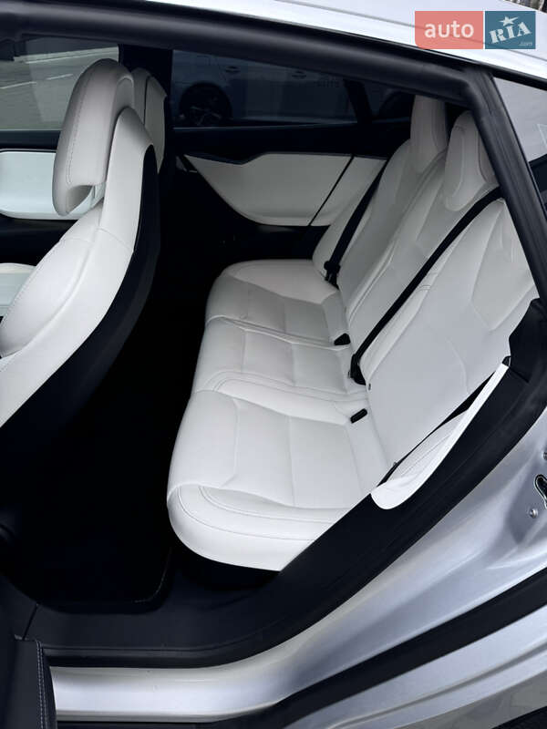 Ліфтбек Tesla Model S 2018 в Луцьку фото 25 Ліфтбек Tesla Model S 2018 в Луцьку