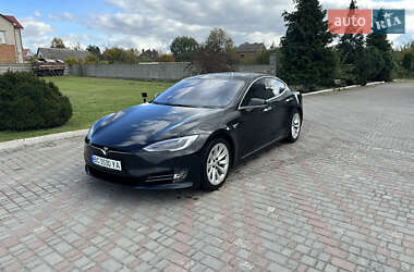 Tesla Model S  2018