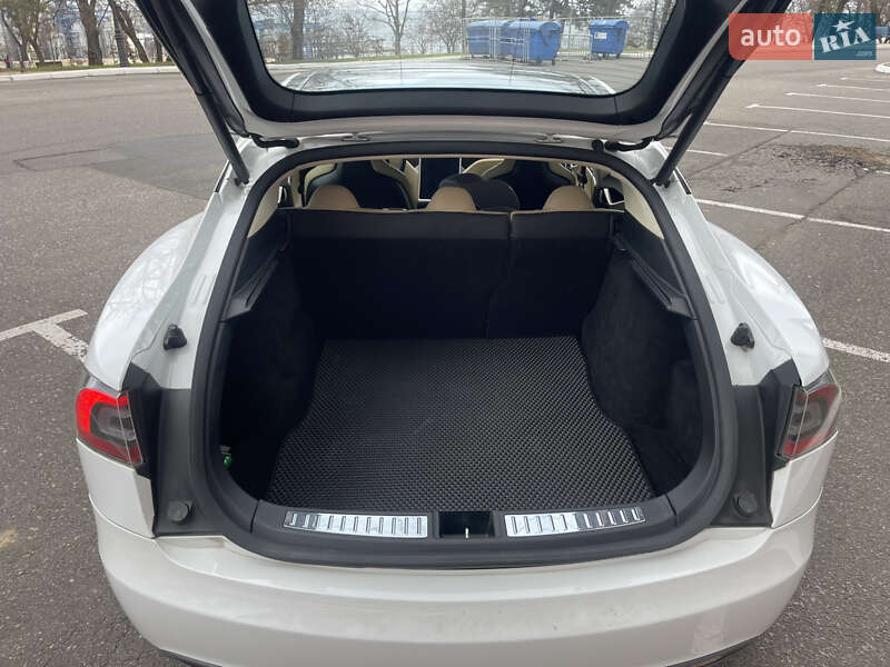 Лифтбек Tesla Model S 2012 в Одессе