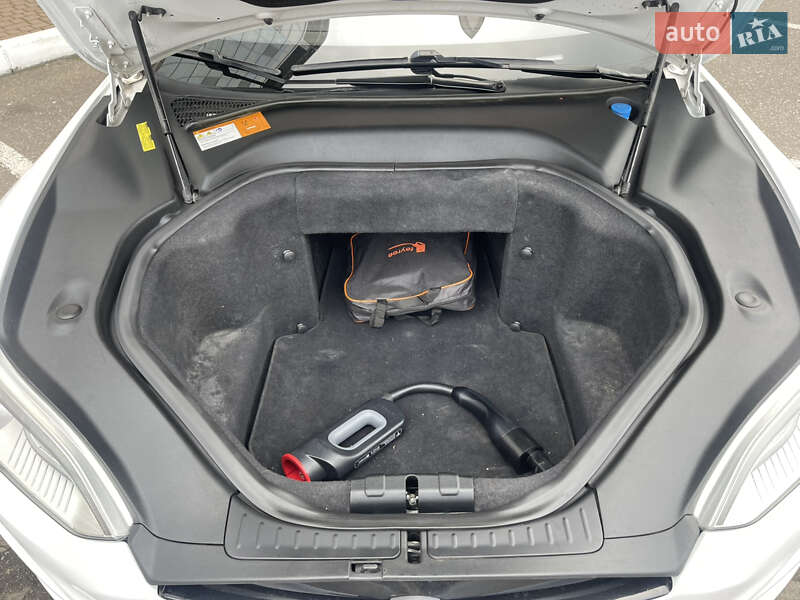 Лифтбек Tesla Model S 2012 в Одессе