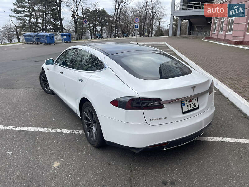 Лифтбек Tesla Model S 2012 в Одессе