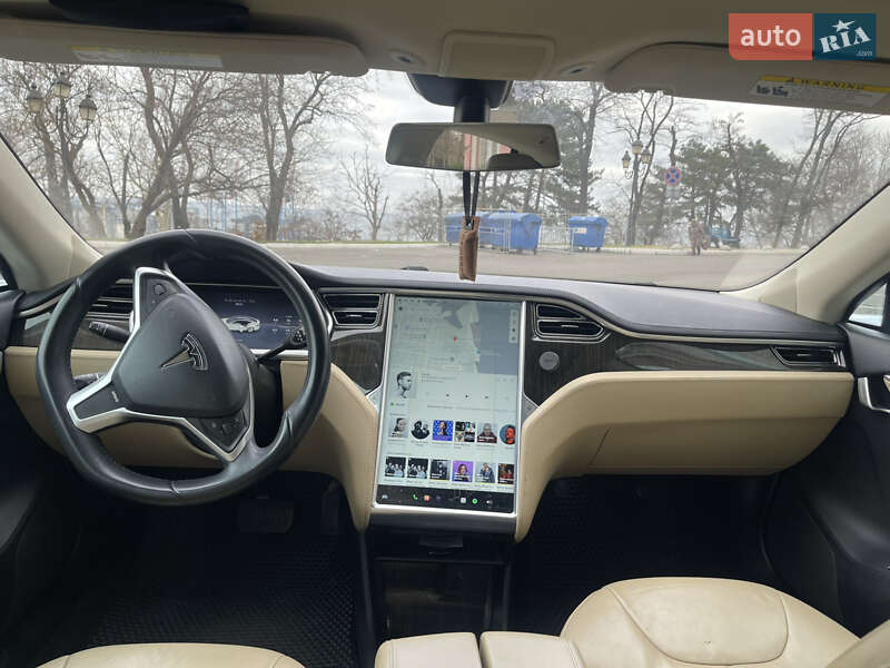 Лифтбек Tesla Model S 2012 в Одессе