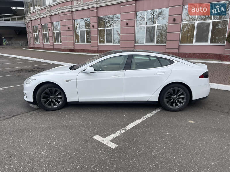 Лифтбек Tesla Model S 2012 в Одессе