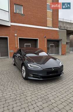 Tesla Model S  2018