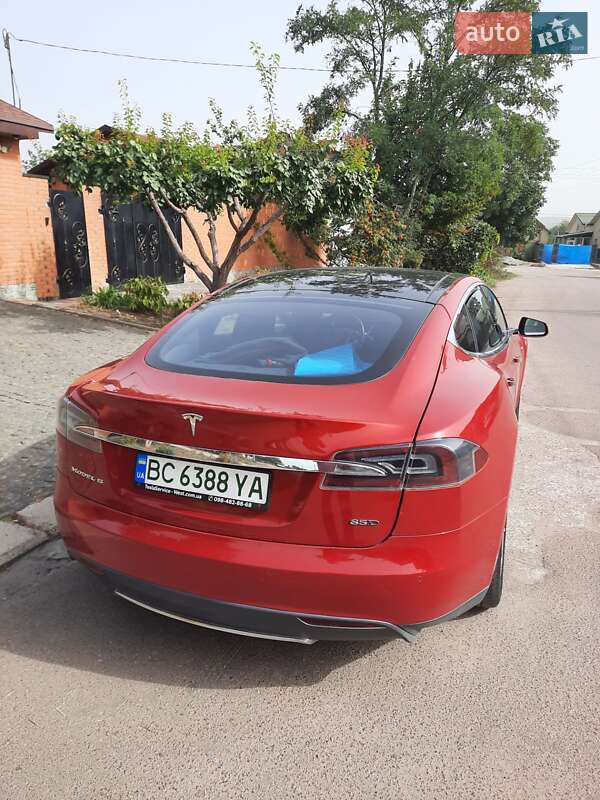 Лифтбек Tesla Model S 2015 в Кропивницком фото 4 Лифтбек Tesla Model S 2015 в Кропивницком