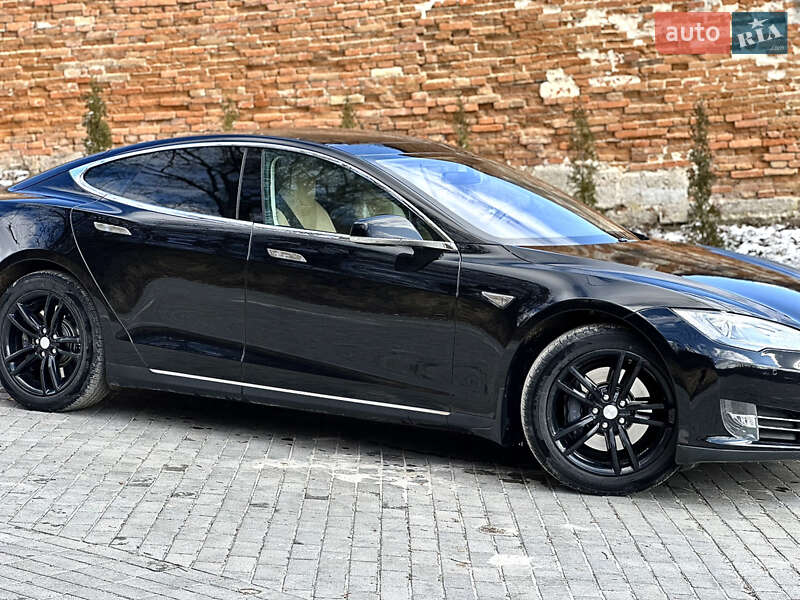 Лифтбек Tesla Model S 2014 в Тернополе фото 12 Лифтбек Tesla Model S 2014 в Тернополе