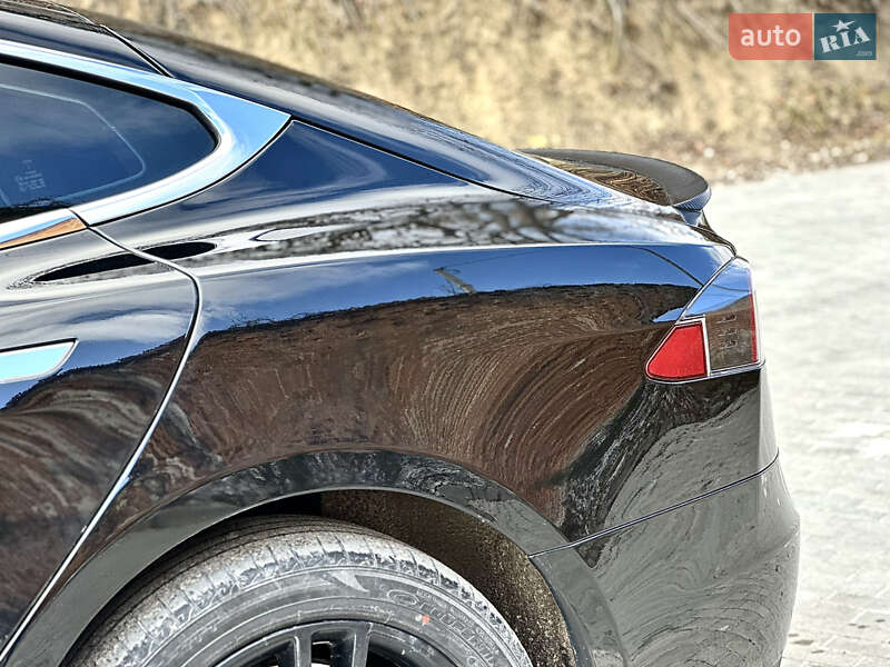 Лифтбек Tesla Model S 2014 в Тернополе фото 20 Лифтбек Tesla Model S 2014 в Тернополе