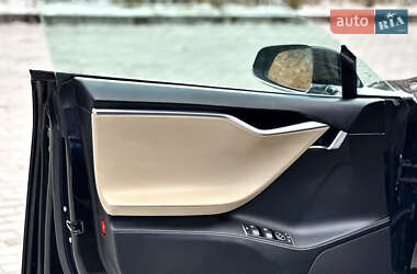 Лифтбек Tesla Model S 2014 в Тернополе фото 26 Лифтбек Tesla Model S 2014 в Тернополе