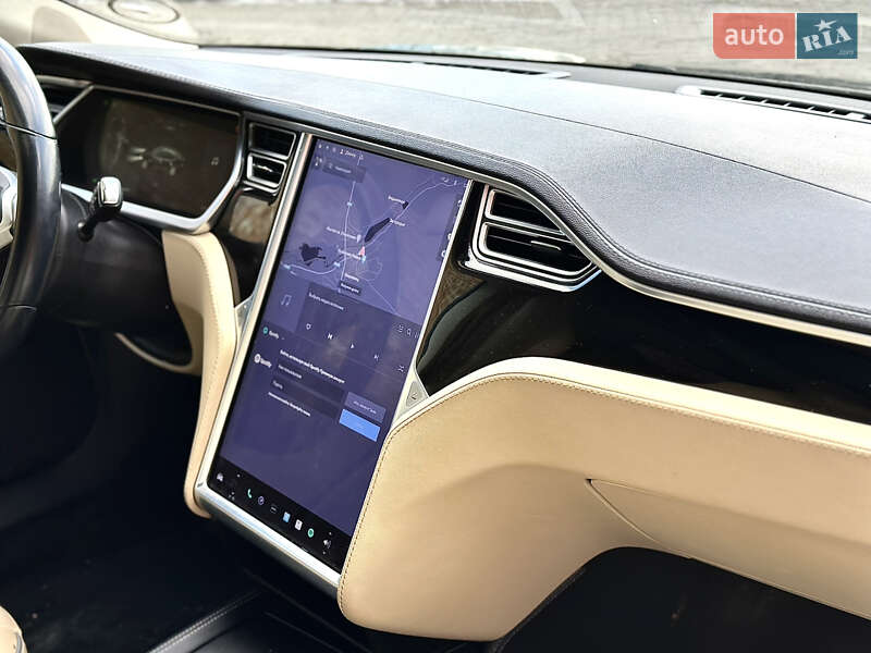 Лифтбек Tesla Model S 2014 в Тернополе фото 36 Лифтбек Tesla Model S 2014 в Тернополе