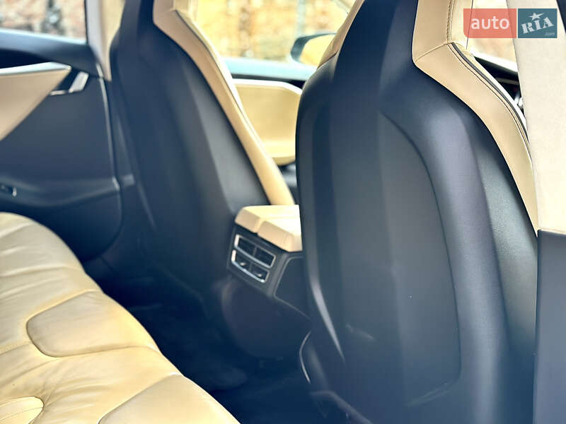 Лифтбек Tesla Model S 2014 в Тернополе фото 43 Лифтбек Tesla Model S 2014 в Тернополе