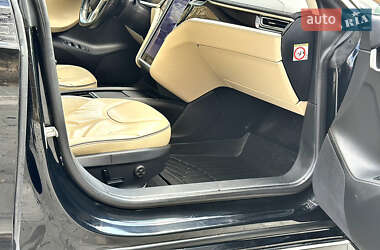 Лифтбек Tesla Model S 2014 в Тернополе фото 44 Лифтбек Tesla Model S 2014 в Тернополе