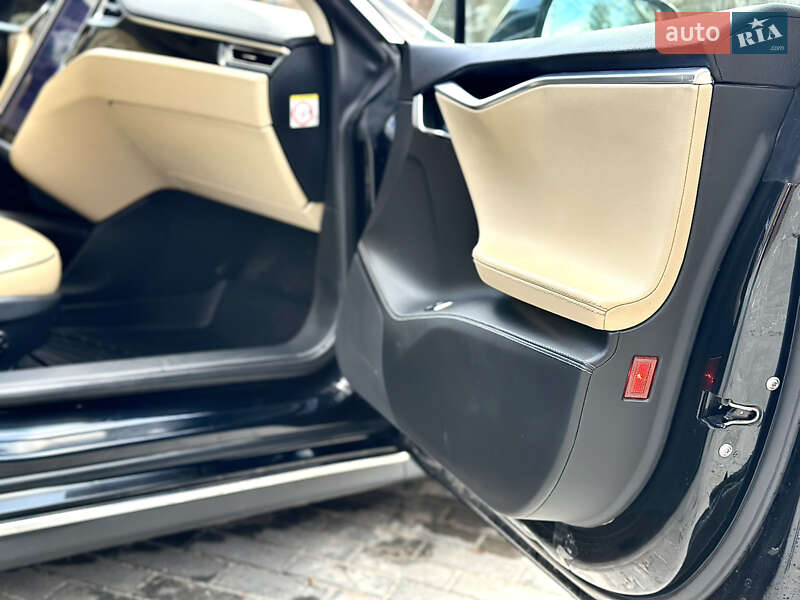 Лифтбек Tesla Model S 2014 в Тернополе фото 46 Лифтбек Tesla Model S 2014 в Тернополе