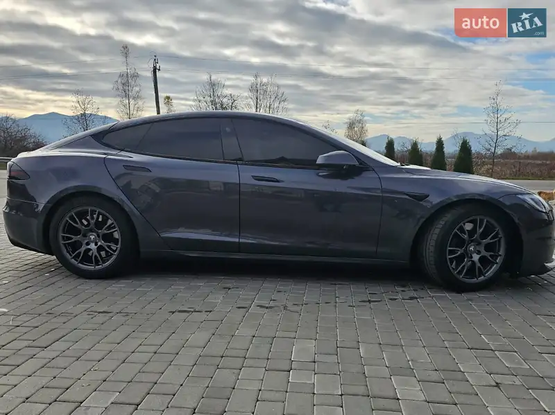 Tesla Model S 2023