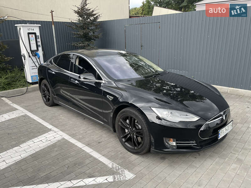 Лифтбек Tesla Model S 2013 в Киеве