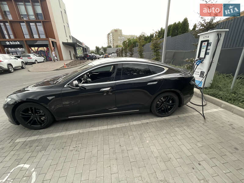 Лифтбек Tesla Model S 2013 в Киеве