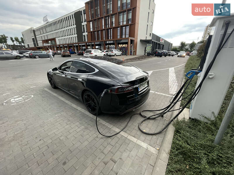 Лифтбек Tesla Model S 2013 в Киеве