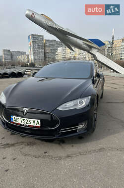 Tesla Model S  2015