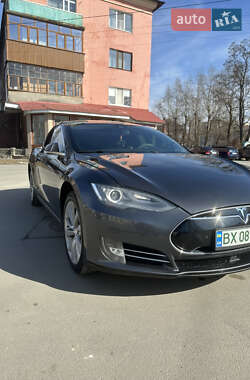 Tesla Model S 2015