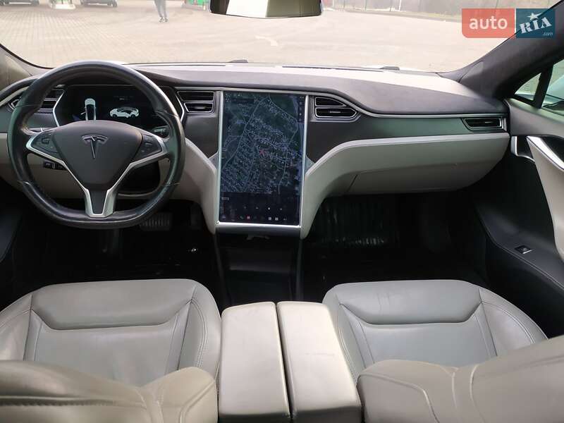 Лифтбек Tesla Model S 2016 в Каменском