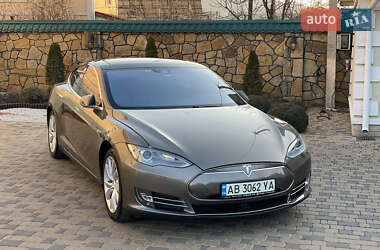 Tesla Model S  2015