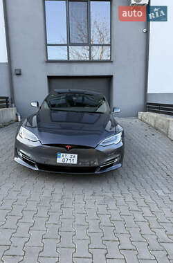 Tesla Model S  2015