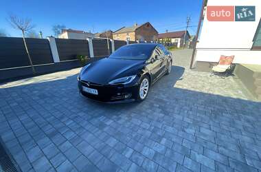 Tesla Model S  2018