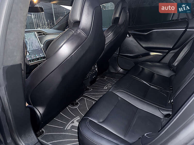 Ліфтбек Tesla Model S 2017 в Косові фото 18 Ліфтбек Tesla Model S 2017 в Косові