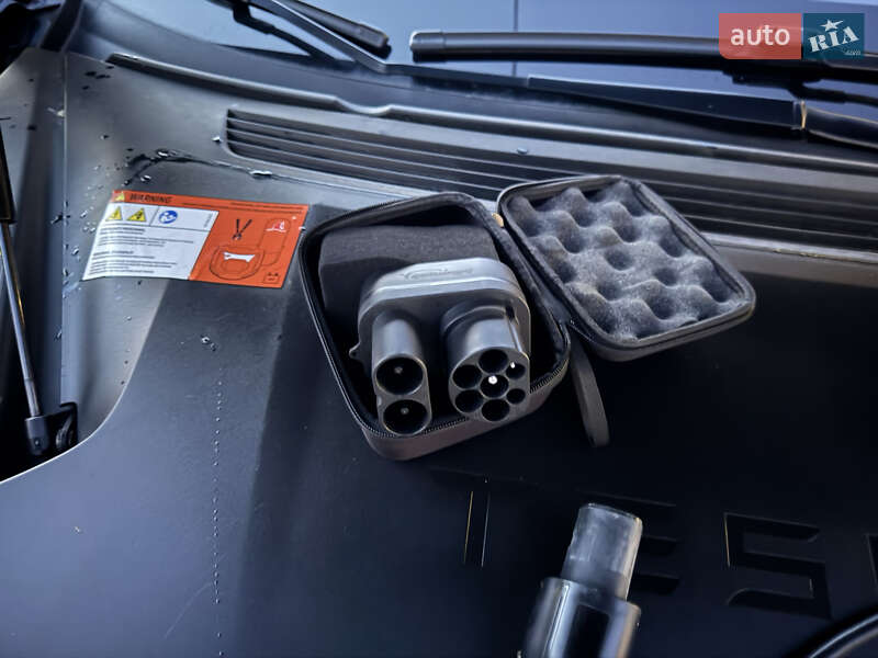 Ліфтбек Tesla Model S 2017 в Косові фото 23 Ліфтбек Tesla Model S 2017 в Косові