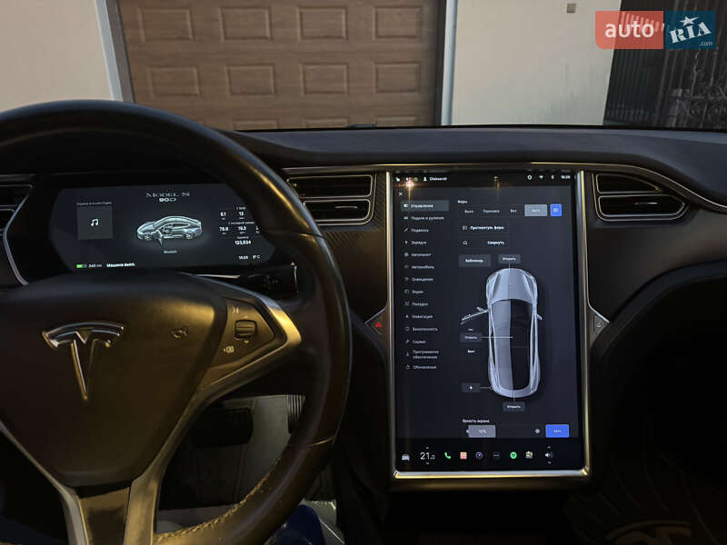Ліфтбек Tesla Model S 2017 в Косові фото 31 Ліфтбек Tesla Model S 2017 в Косові
