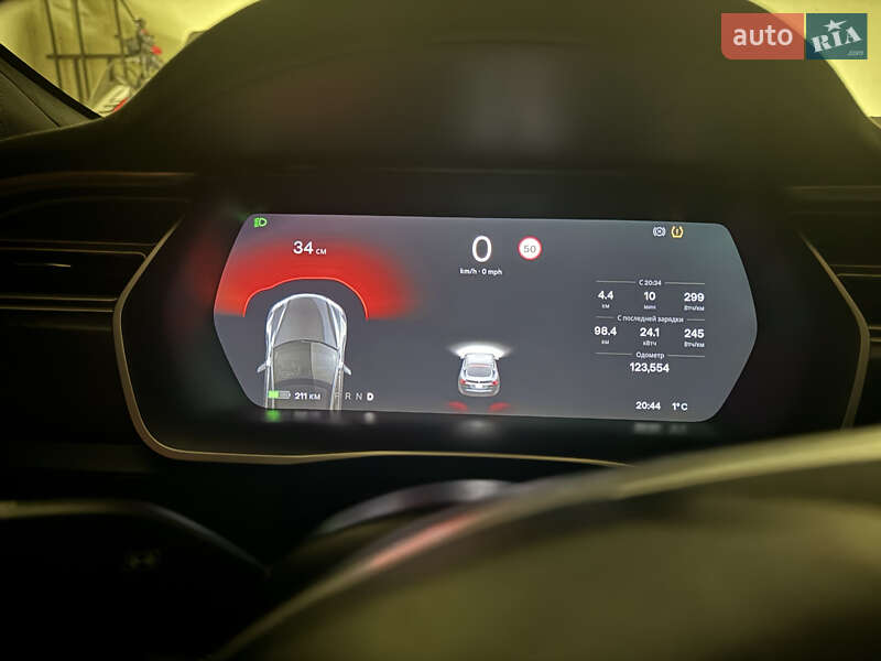 Ліфтбек Tesla Model S 2017 в Косові фото 34 Ліфтбек Tesla Model S 2017 в Косові
