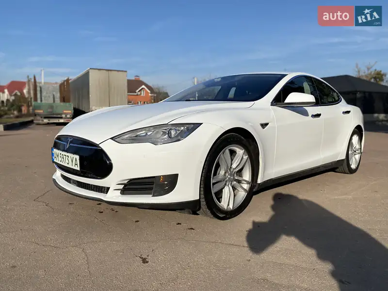 Tesla Model S 2016