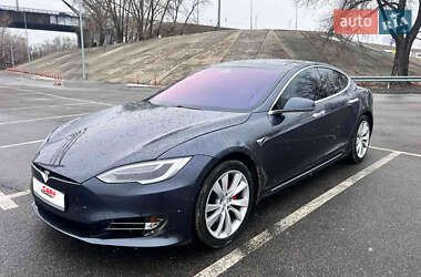 Tesla Model S  2018