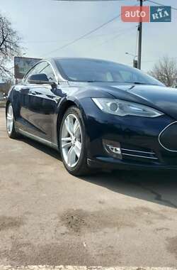 Tesla Model S 2014
