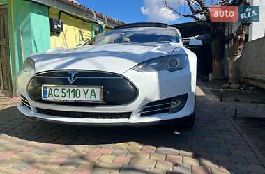 Tesla Model S  2015