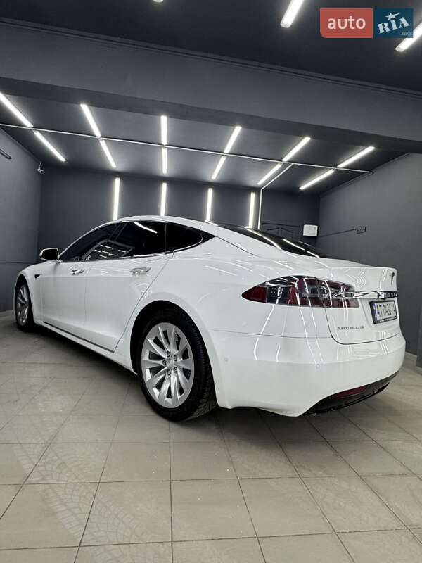 Ліфтбек Tesla Model S 2017 в Коломиї фото 21 Ліфтбек Tesla Model S 2017 в Коломиї