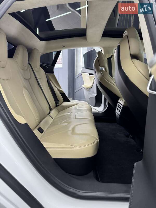 Ліфтбек Tesla Model S 2017 в Коломиї фото 34 Ліфтбек Tesla Model S 2017 в Коломиї