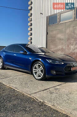 Tesla Model S  2015
