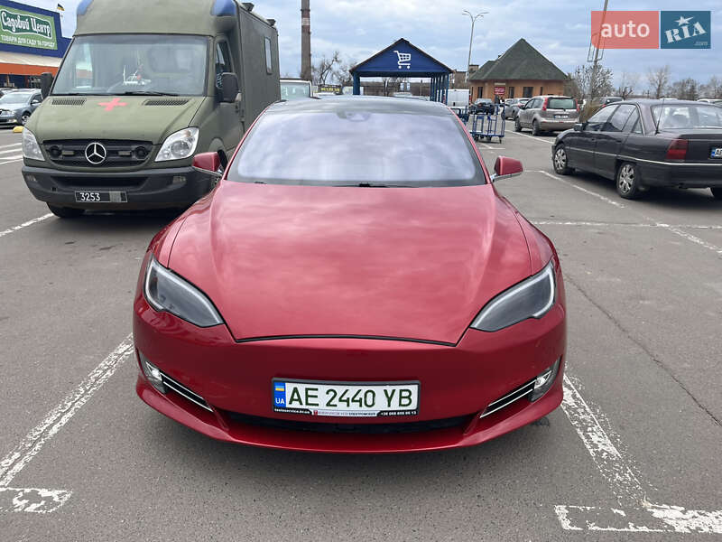 Лифтбек Tesla Model S 2015 в Кривом Роге фото 12 Лифтбек Tesla Model S 2015 в Кривом Роге