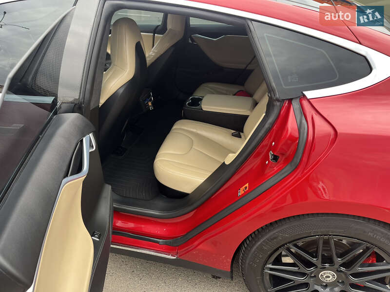 Лифтбек Tesla Model S 2015 в Кривом Роге фото 15 Лифтбек Tesla Model S 2015 в Кривом Роге