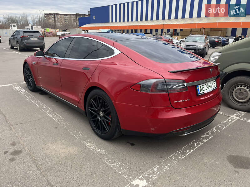 Лифтбек Tesla Model S 2015 в Кривом Роге фото 5 Лифтбек Tesla Model S 2015 в Кривом Роге
