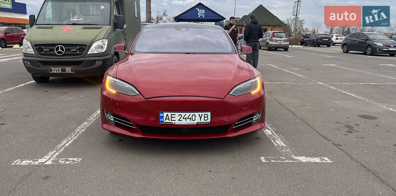 Лифтбек Tesla Model S 2015 в Кривом Роге фото 13 Лифтбек Tesla Model S 2015 в Кривом Роге