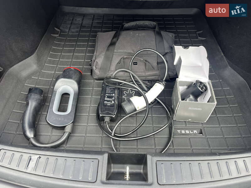 Лифтбек Tesla Model S 2015 в Кривом Роге фото 26 Лифтбек Tesla Model S 2015 в Кривом Роге