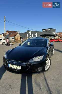 Tesla Model S 2015