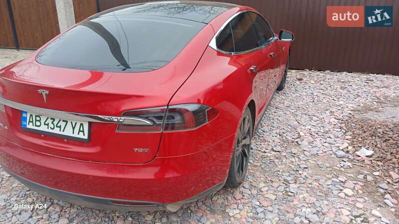 Ліфтбек Tesla Model S 2015 в Іллінцях фото 6 Ліфтбек Tesla Model S 2015 в Іллінцях