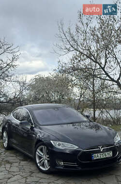Tesla Model S 2015