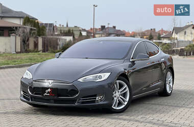 Tesla Model S 2014