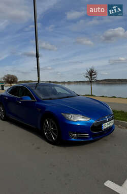Tesla Model S  2015