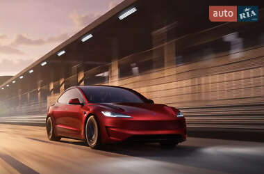 Tesla Model S  2019